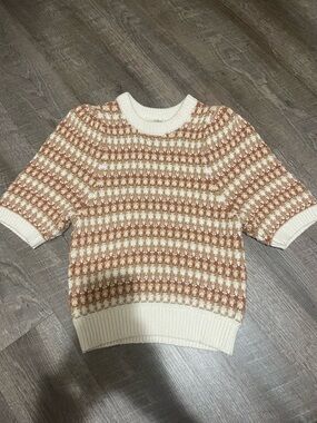 Universal Thread Cream and Tan Short-Sleeve Knit Sweater